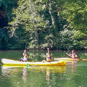 Canoë pour rejoindre le pique-nique.