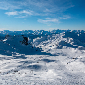Le centre du domaine skiable vu depuis « Roche de Mio »