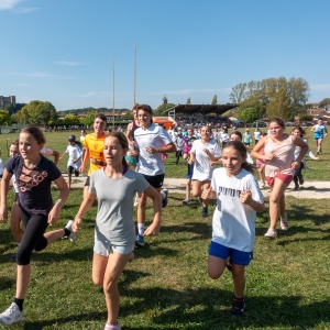 Des collégiennes, des lycéens, un ancien lycée en service civique à la Vie Scolaire