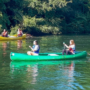 Canoë pour rejoindre le pique-nique.