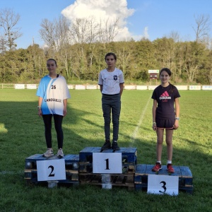 Cross district : Elia vainqueure en benjamines dès la 6e !